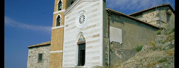 Piazza Di Tolfa is one of I luoghi della Tuscia Romana suggeriti da Roma&Più.