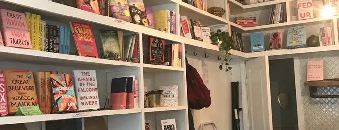 Cafe Con Libros is one of Posti che sono piaciuti a Katie.