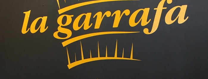 La Garrafa is one of Tempat yang Disukai Xacks.