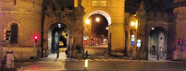 Porta Saragozza is one of Visita Bologna e provincia.
