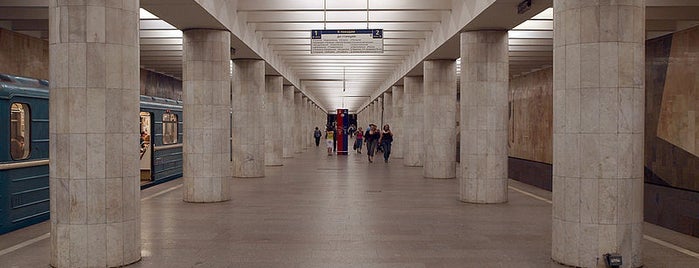 metro Nagatinskaya is one of Метро Москвы.