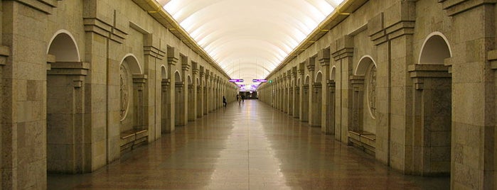 Метро «Крестовский остров» is one of Список.