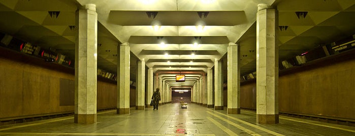 metro Burnakovskaya is one of Нижегородский Метрополитен.