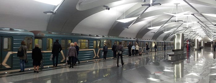 metro Novokosino is one of Калининско-Солнцевская линия (8) - жёлтая.