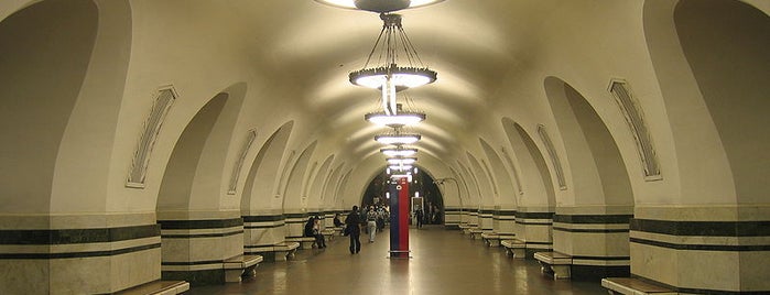 metro Alekseevskaya is one of Tempat yang Disukai Irish.