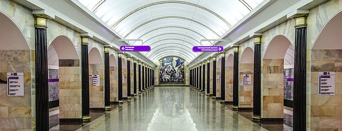 metro Admiralteyskaya is one of Петербургские советы.