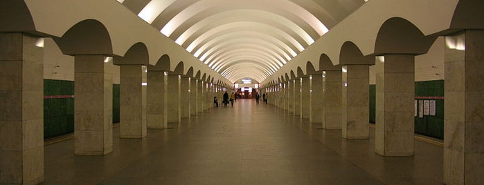 metro Lesnaya is one of Lieux qui ont plu à Kufzuk.