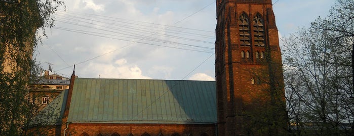 St. Andrew’s Church is one of Музеи и парки Москвы / Moscow Parks and Museums.