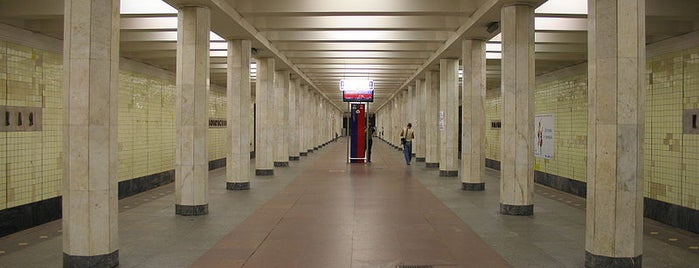 Метро Коломенская is one of Московское метро | Moscow subway.