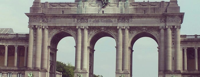 Arcades du Cinquantenaire / Triomfboog van het Jubelpark is one of Hideo'nun Beğendiği Mekanlar.