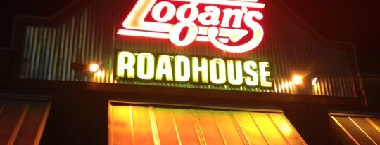 Logan's Roadhouse is one of Locais salvos de Catarina.