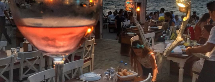 Simge Balık Restoran & Fasıl is one of İZMİR EATING AND DRINKING GUIDE.