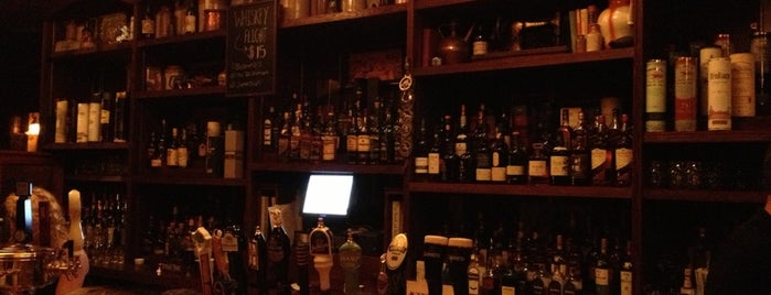 Mac McGee Irish Pub is one of Lugares favoritos de Chris.
