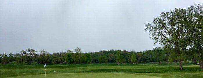 Leslie Park Golf Course is one of Lugares favoritos de Ryan.