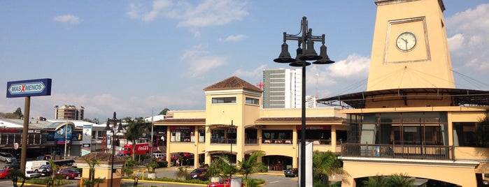 Plaza Rohrmoser is one of Centros Comerciales.