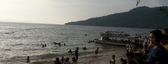 Pantai Kalangan Sibolga is one of Lugares favoritos de Sami.