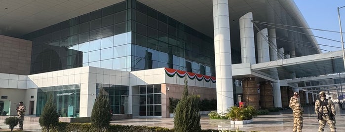 Jolly Grant Airport Dehradun is one of Swen'in Beğendiği Mekanlar.