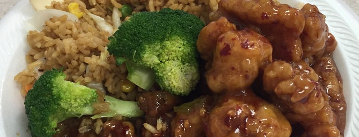 Golden Wok is one of Places to go.