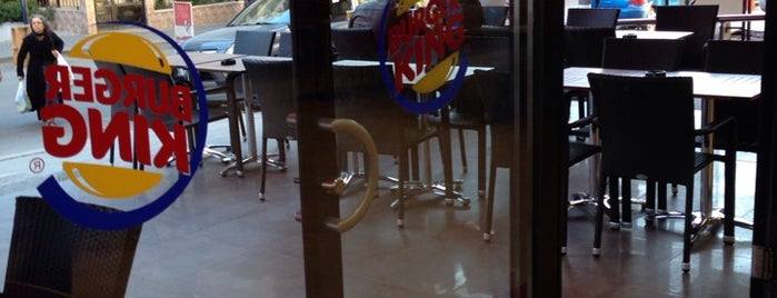 Burger King is one of สถานที่ที่ Zekiye ถูกใจ.