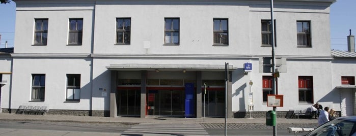 Bahnhof Mödling is one of สถานที่ที่ Stefan ถูกใจ.