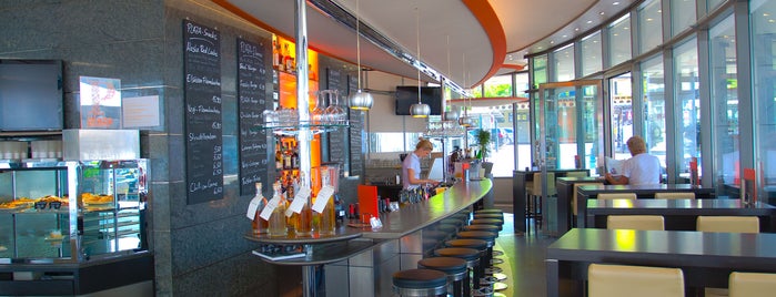 PLAZA café bistro bar is one of Jacquie: сохраненные места.