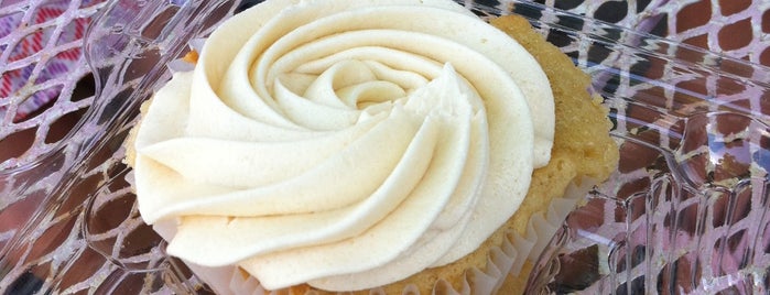 Vintage Cupcake Co. is one of Favorite affordable date spots.