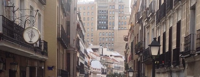 Calle Colon is one of Tempat yang Disimpan Davide.