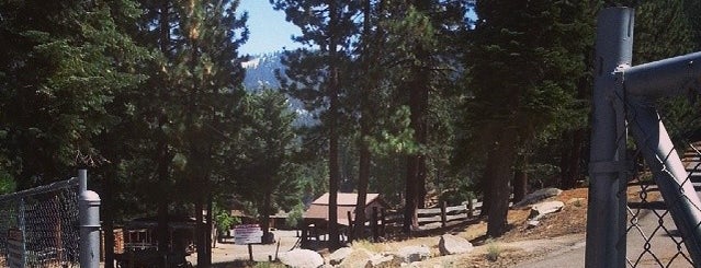 Old Ponderosa Ranch is one of สถานที่ที่ Lizzie ถูกใจ.