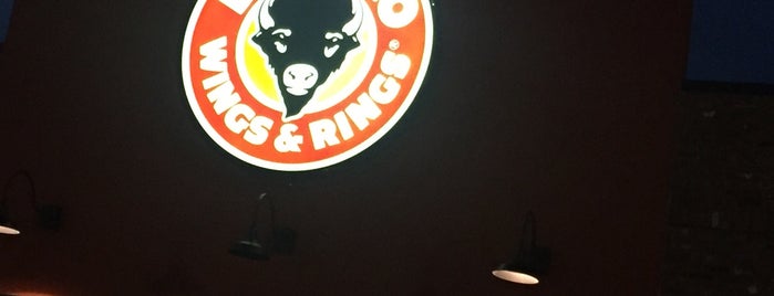 Buffalo Wings & Rings is one of Johnさんのお気に入りスポット.