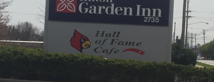 Cardinal Hall of Fame Cafe is one of สถานที่ที่ John ถูกใจ.