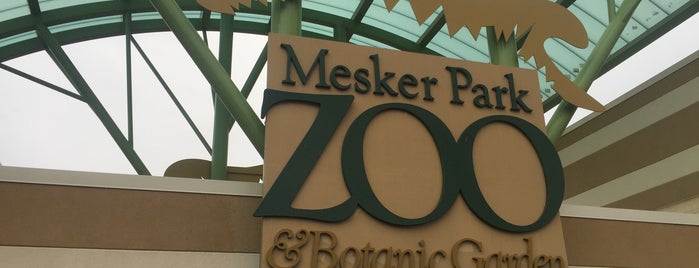 Mesker Park Zoo & Botanic Garden is one of John : понравившиеся места.