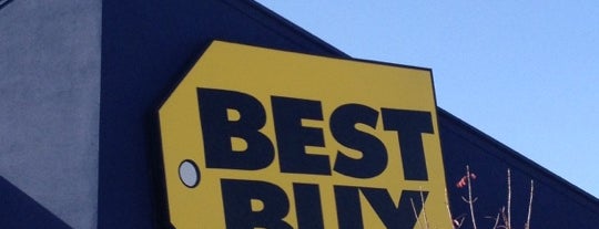 Best Buy is one of Latoniaさんのお気に入りスポット.