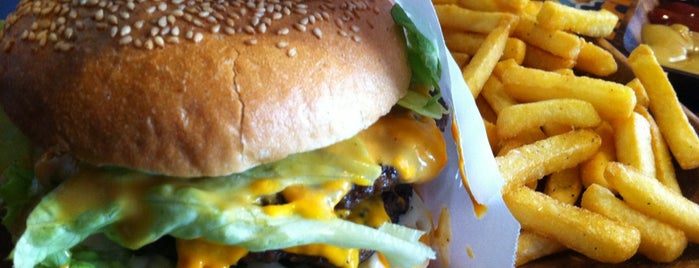 Retro Burger is one of harika bir durak.