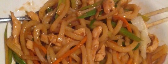 Potluck Asian Cuisine is one of Posti che sono piaciuti a Lover.