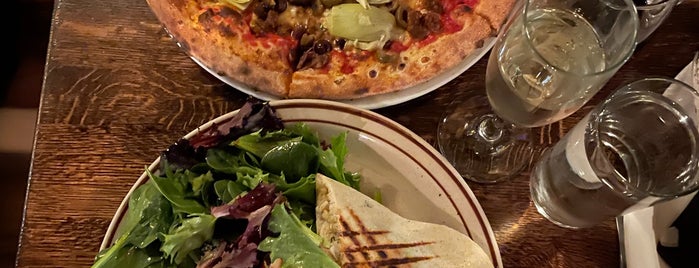 Roscoe's Neapolitan Pizzeria is one of Places To Eat.