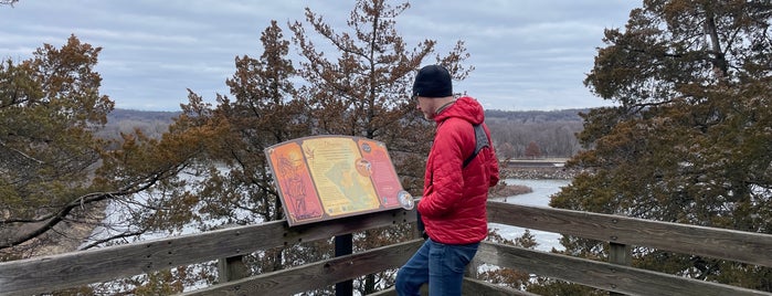 Starved Rock Overlook is one of I want to be here more often.