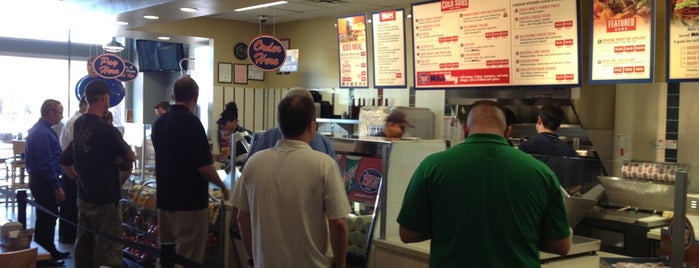 Jersey Mike's Subs is one of Lieux qui ont plu à Scott.