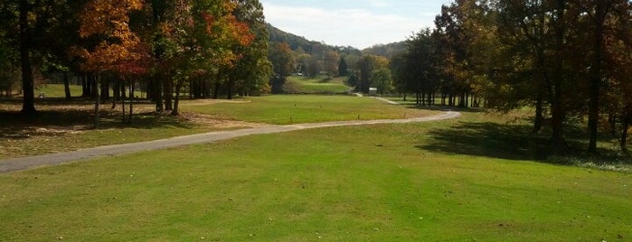 Knoxville Municipal Golf Course is one of Tempat yang Disukai Charley.