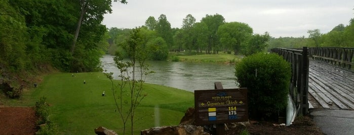 River Islands Golf Club is one of Orte, die Charley gefallen.
