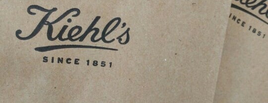 Kiehl's is one of สถานที่ที่ Nataly ถูกใจ.