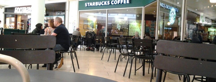 Starbucks is one of Tempat yang Disukai Matt.