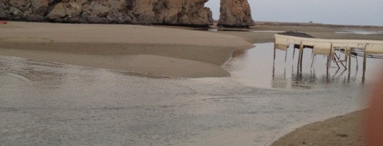 Yiti beach is one of Nikoletta'nın Beğendiği Mekanlar.