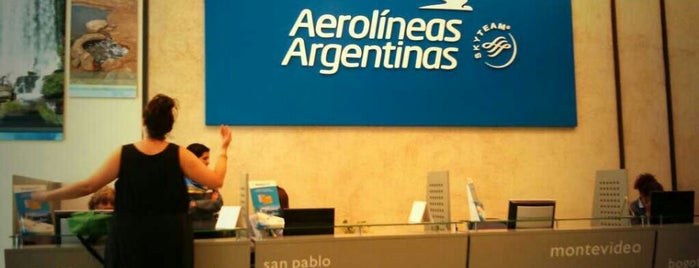 Aerolineas Argentina is one of Tempat yang Disukai Lucas.