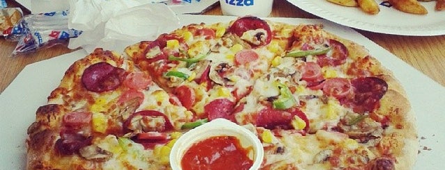 Domino's Pizza is one of Locais curtidos por Cem.