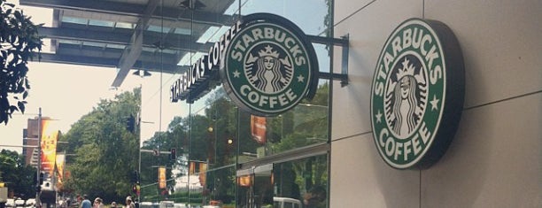 Starbucks is one of Orte, die Toby gefallen.