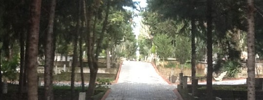 Kabasakal Mezarlığı is one of Locais curtidos por Asena.