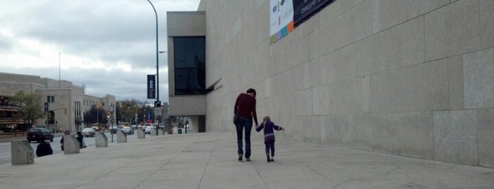 Winnipeg Art Gallery is one of Winnipeg.