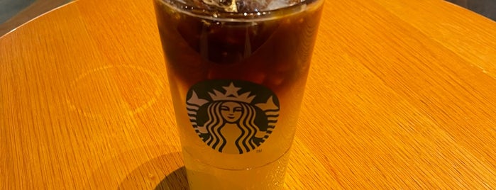 Starbucks is one of Meilissaさんのお気に入りスポット.