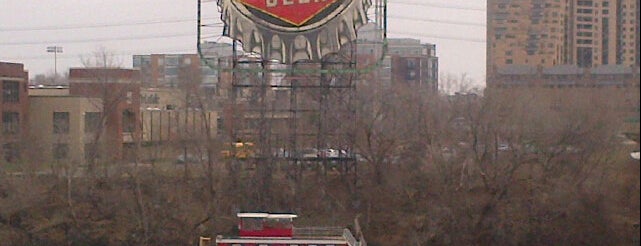 Grain Belt Sign is one of Orte, die Cheearra gefallen.