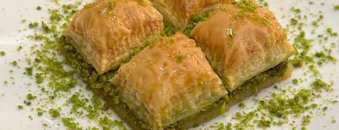 Baklavacı Şengüloğlu is one of Restaurants Berlin.